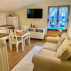 Giacomelli 3 Apartment